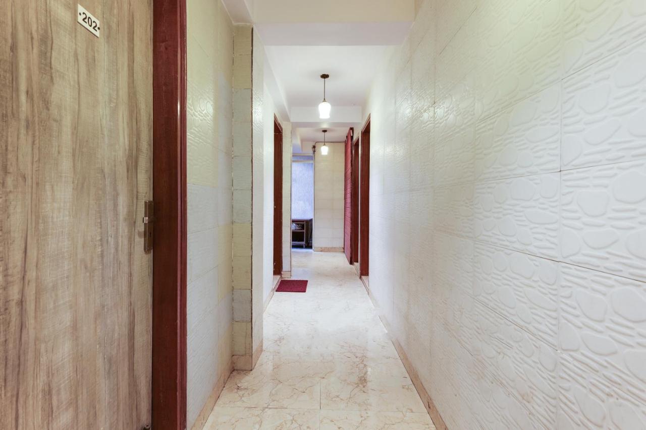 Oyo Flagship 81486 Hotel Mahalaxmi Guesthouse Nuova Delhi Esterno foto