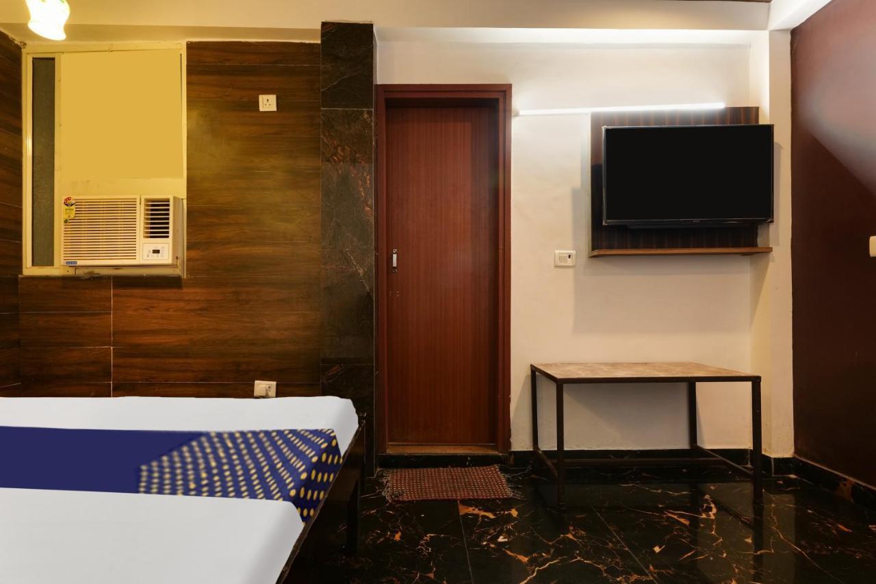 Oyo Flagship 81486 Hotel Mahalaxmi Guesthouse Nuova Delhi Esterno foto