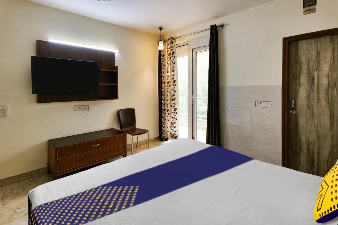 Oyo Flagship 81486 Hotel Mahalaxmi Guesthouse Nuova Delhi Esterno foto